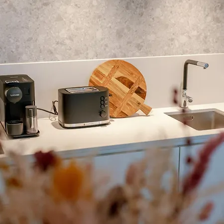 Huswell - Modern And Stylish With Terrace Apartment *