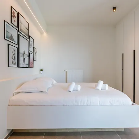 Huswell - Modern And Stylish With Terrace *